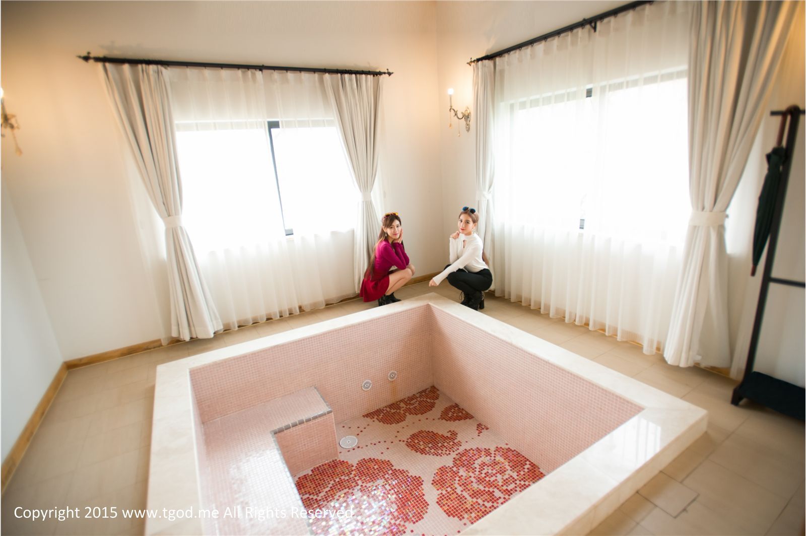 [TGOD推女神]2015.04.28 女神驾到 仙华四季温泉 Ice艾希&程小烦